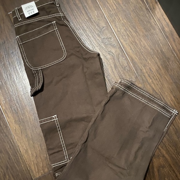 Zara Mid-Rise Cargos with Contrast Stitching - Picture 5 of 6